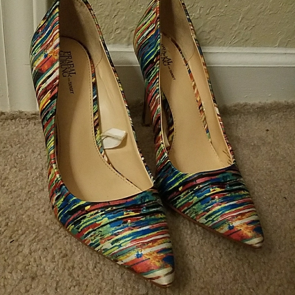 Heels - Picture 2 of 3